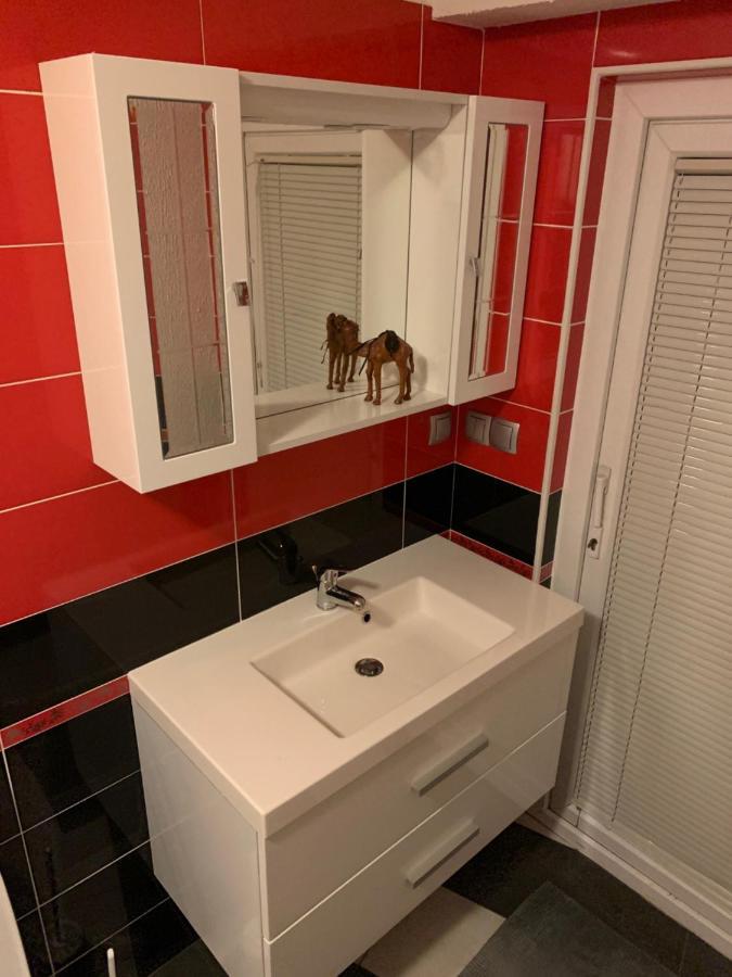 Peachy House Bezigrad Hotel Любляна Екстериор снимка